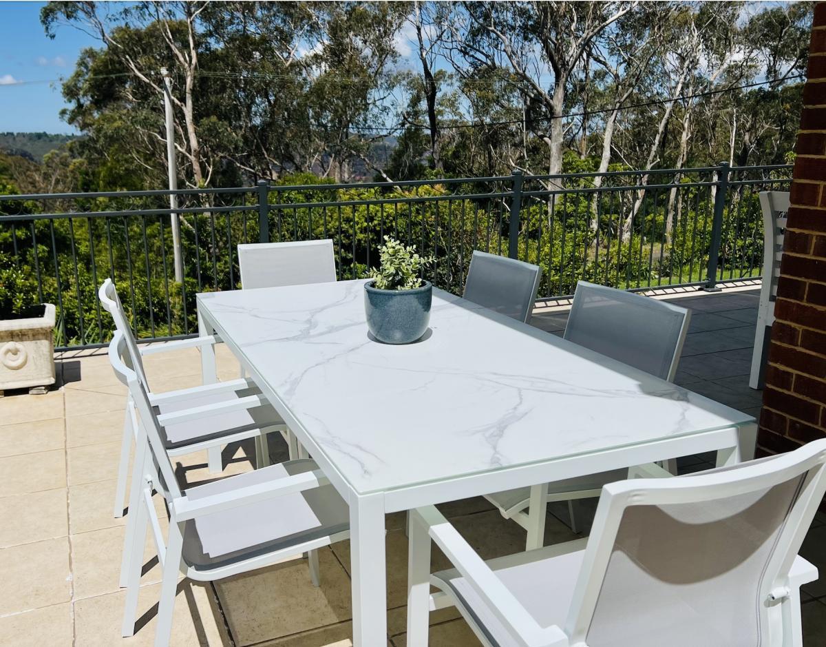 Modern Outdoor Dining for 6